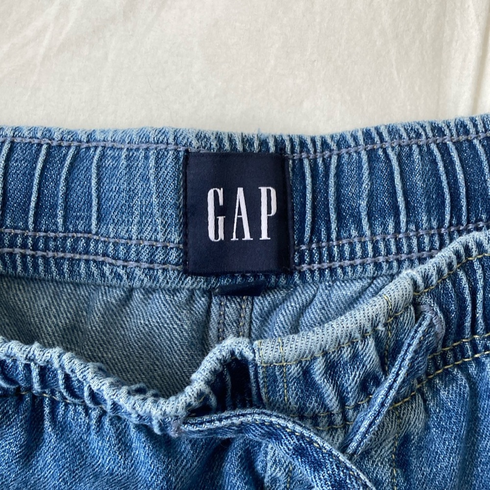 GAP mid rise, ultrasoft easy horseshoe jeans